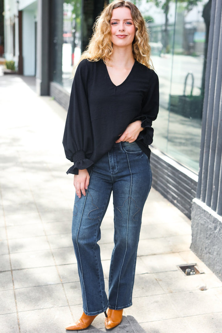 Classic Lines - Bubble-Sleeve Top - Black