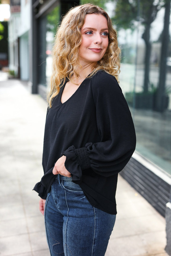 Classic Lines - Bubble-Sleeve Top - Black