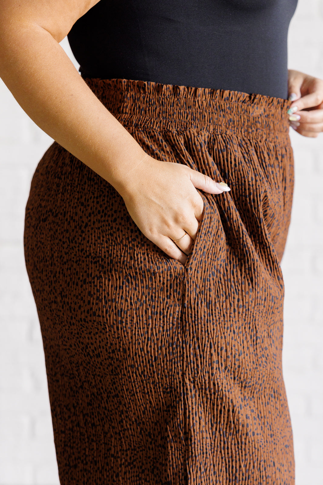 High-Rise Wide-Leg Pants - Brown