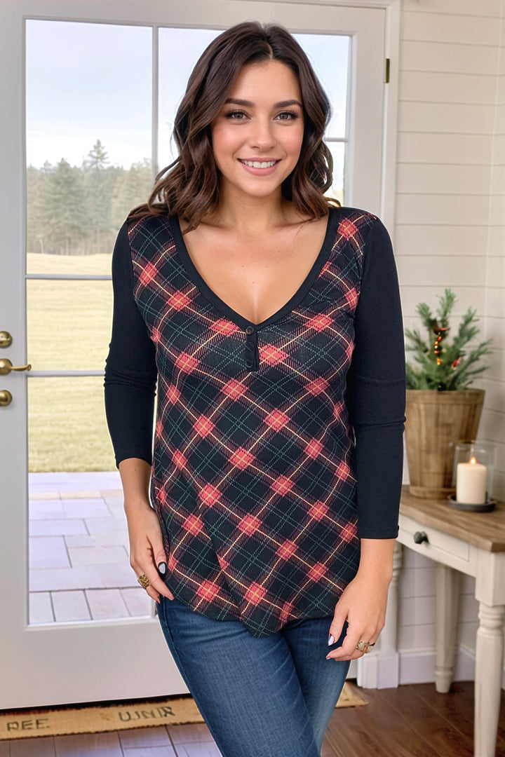 Holly Cheer Plaid Pullover