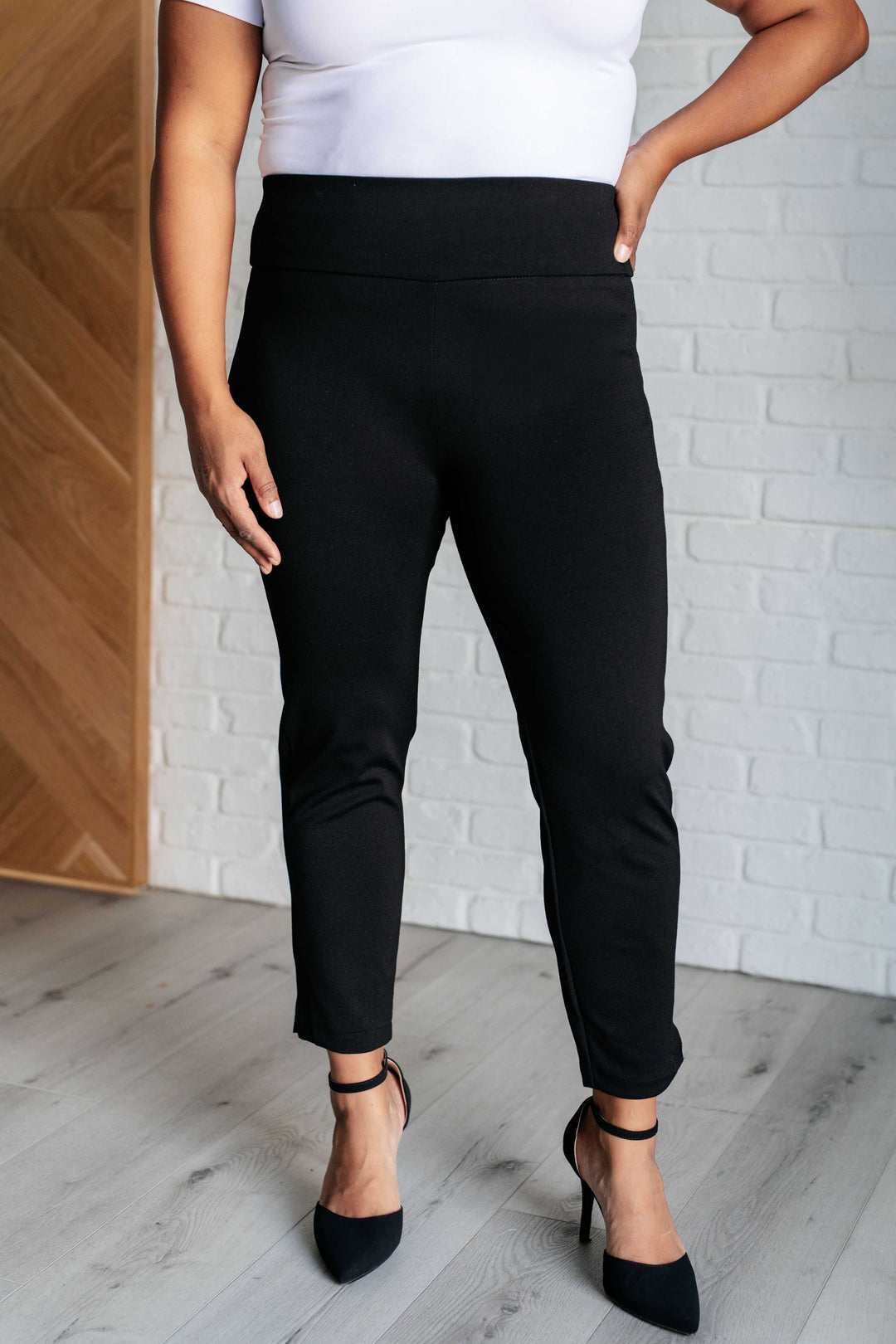 Magic Ankle Crop Skinny Pants - Black