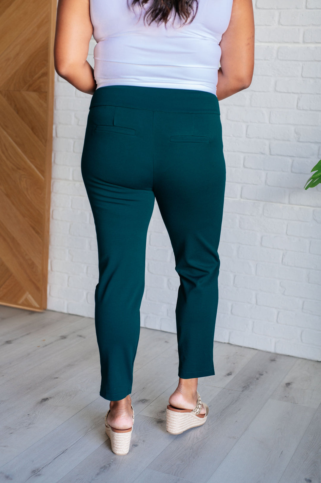 Magic Skinny Ankle Crop Pants - Hunter Green