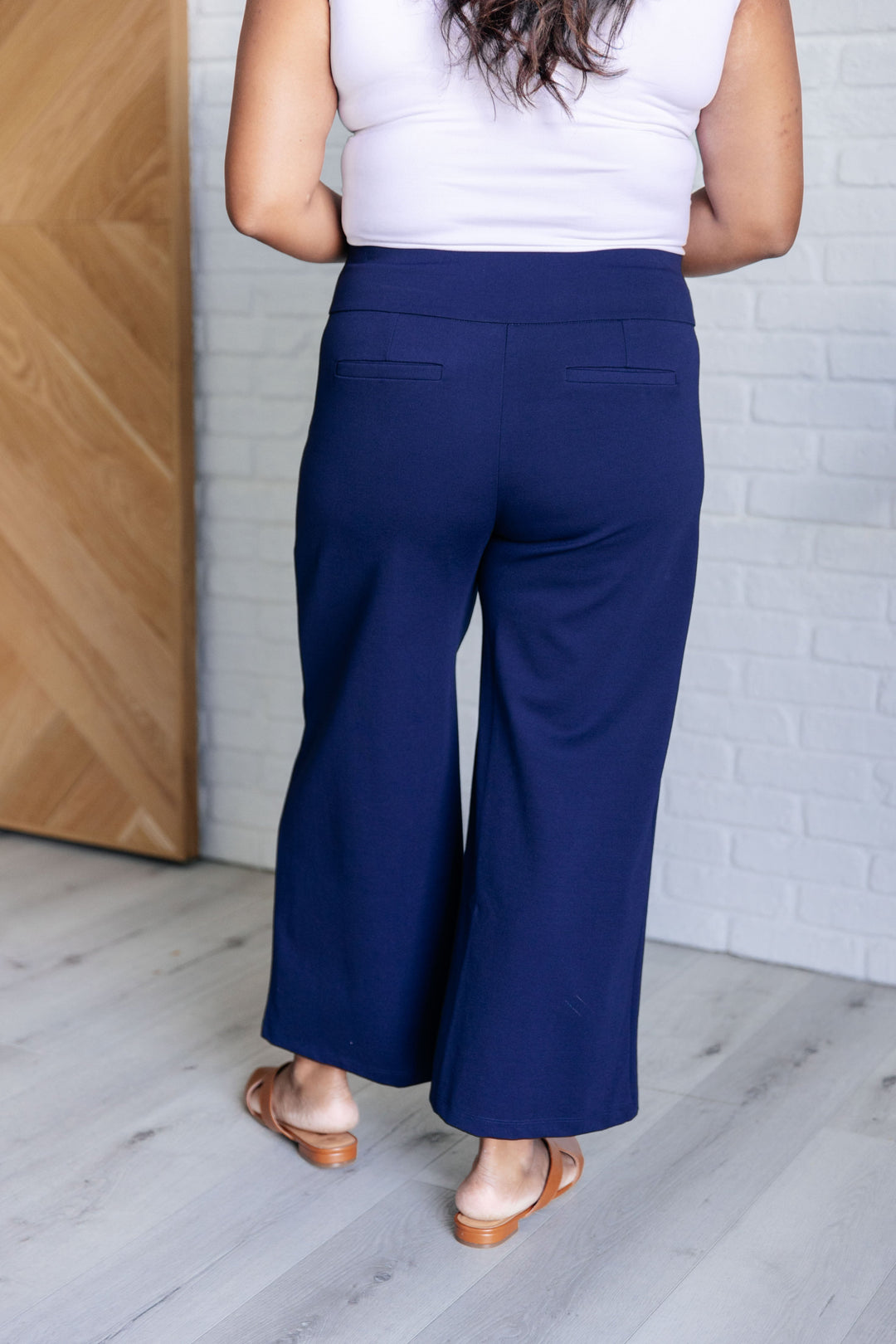 Magic Wide-Leg Crop Pants - Navy