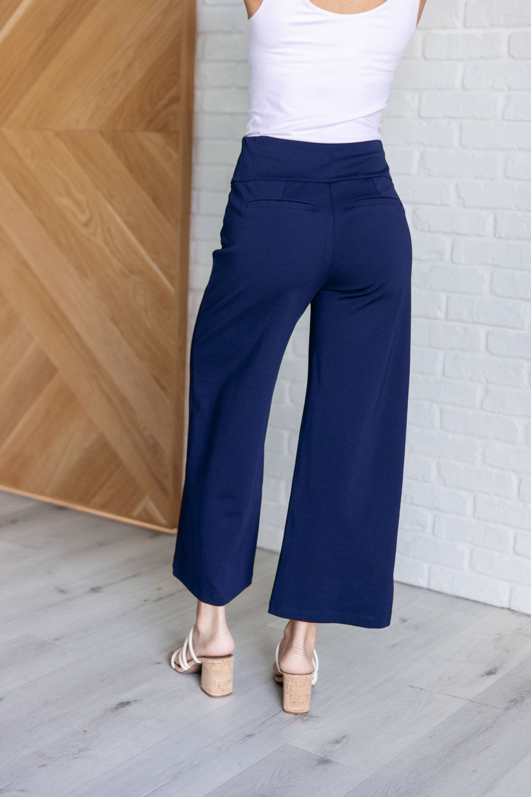 Magic Wide-Leg Crop Pants - Navy