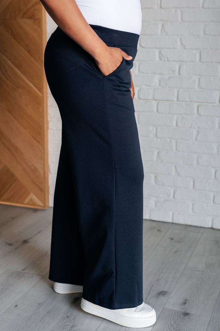 Travel Ready - Wide-Leg Pant - Navy