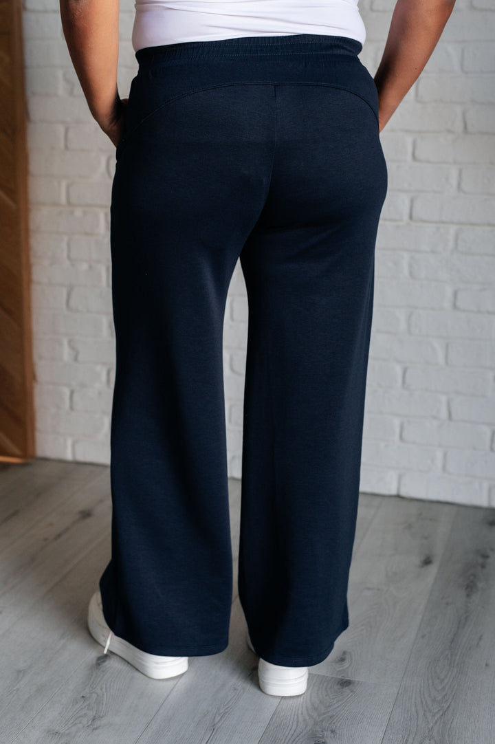 Travel Ready - Wide-Leg Pant - Navy