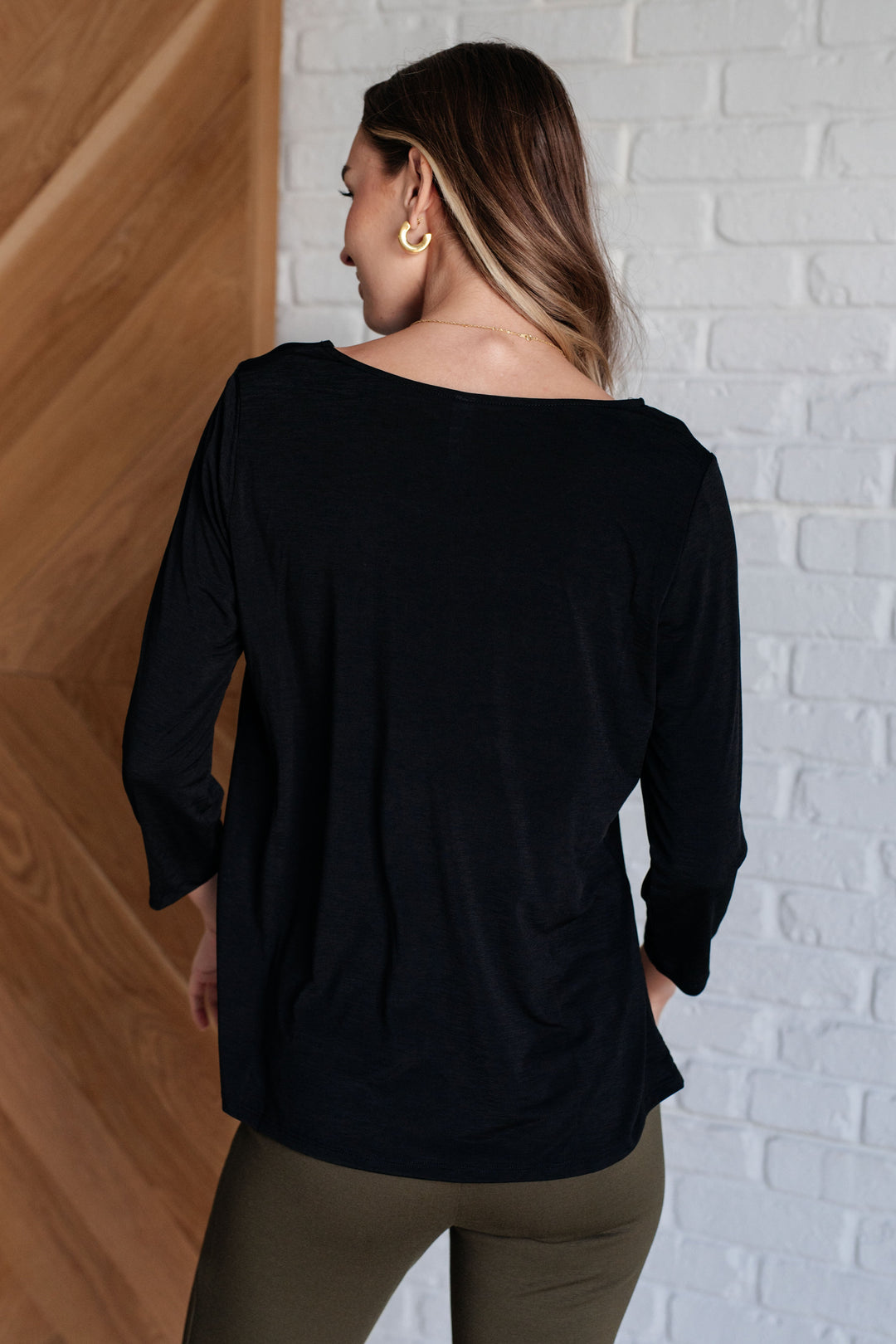 Classic Staples Round-Neck Top - Black