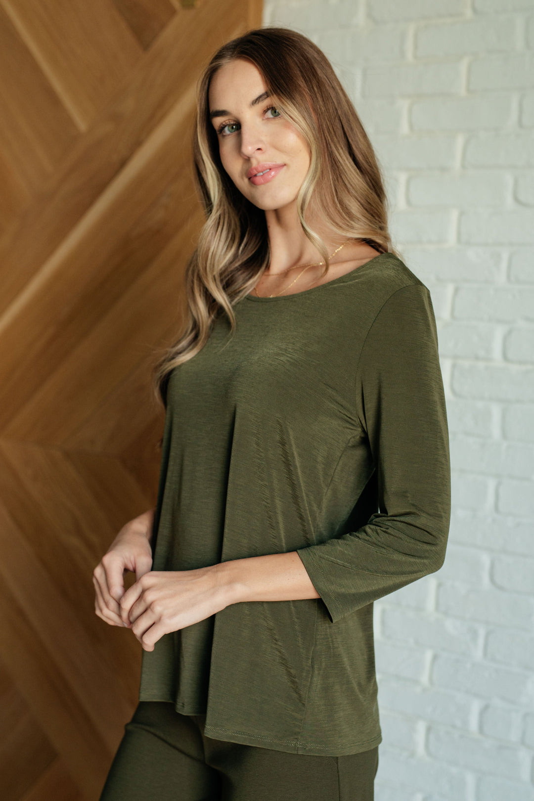 Classic Staples Round-Neck Top - Olive