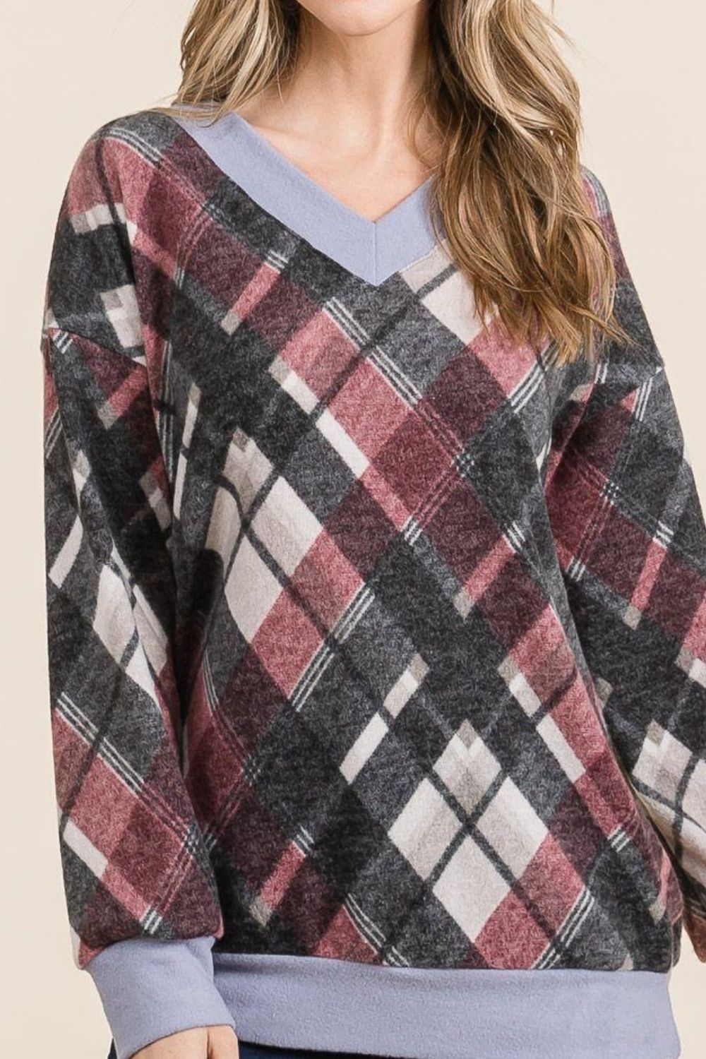 Easy-To-Wear Classic Plaid V-Neck Top